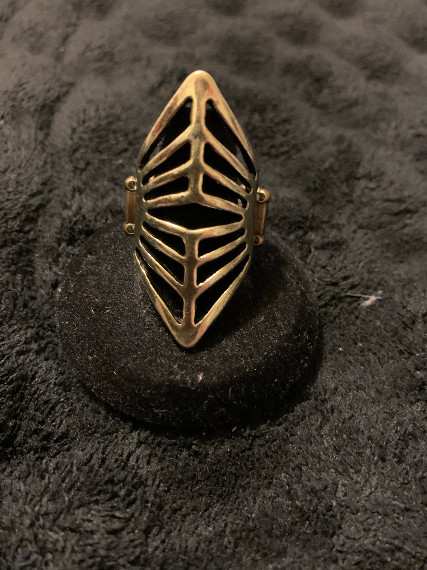 Ladies ring color brass