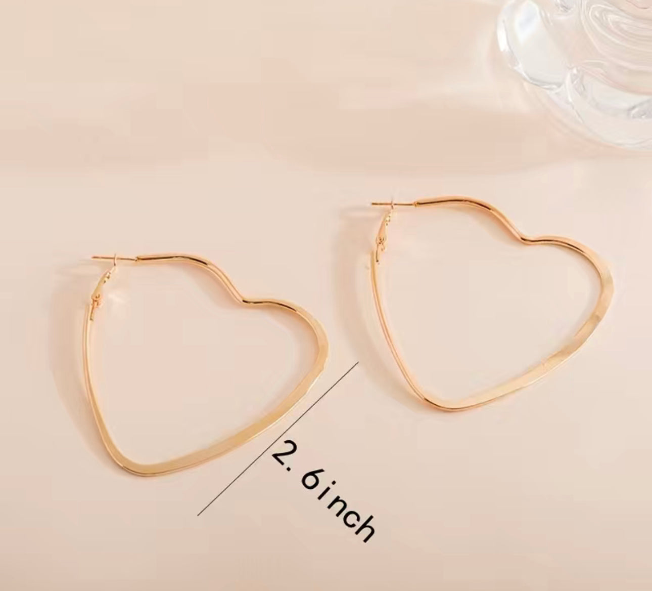 Heart shape hoops color gold