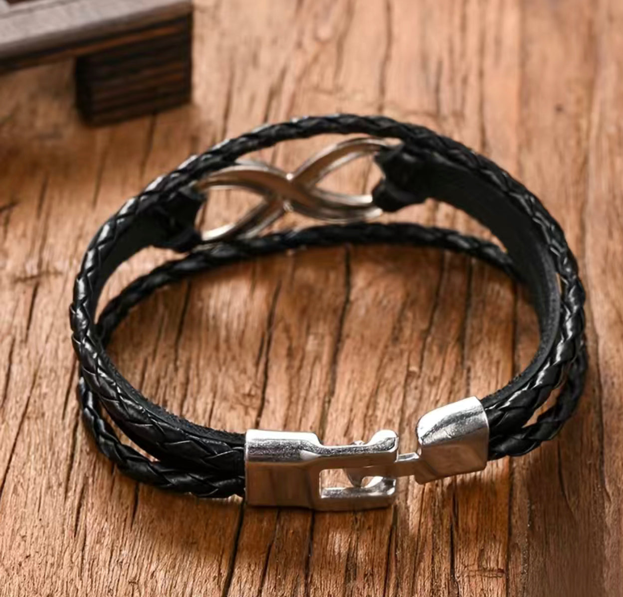 Figure 8mens black bracelet