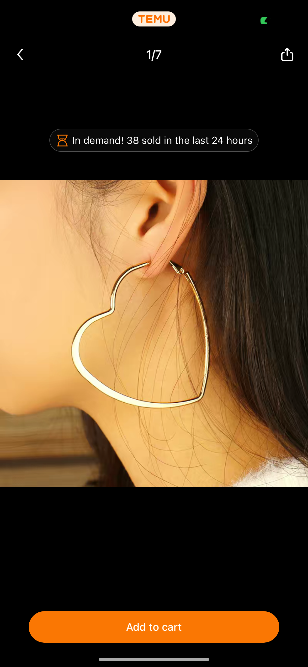 Heart shape hoops color gold