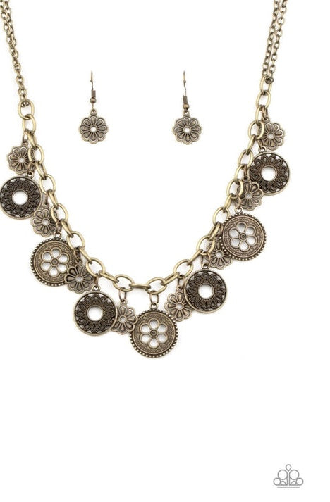 Necklace color brass with flowers and complementary earrings