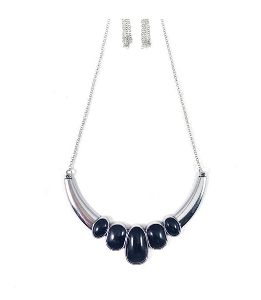 A BULL House Black necklace