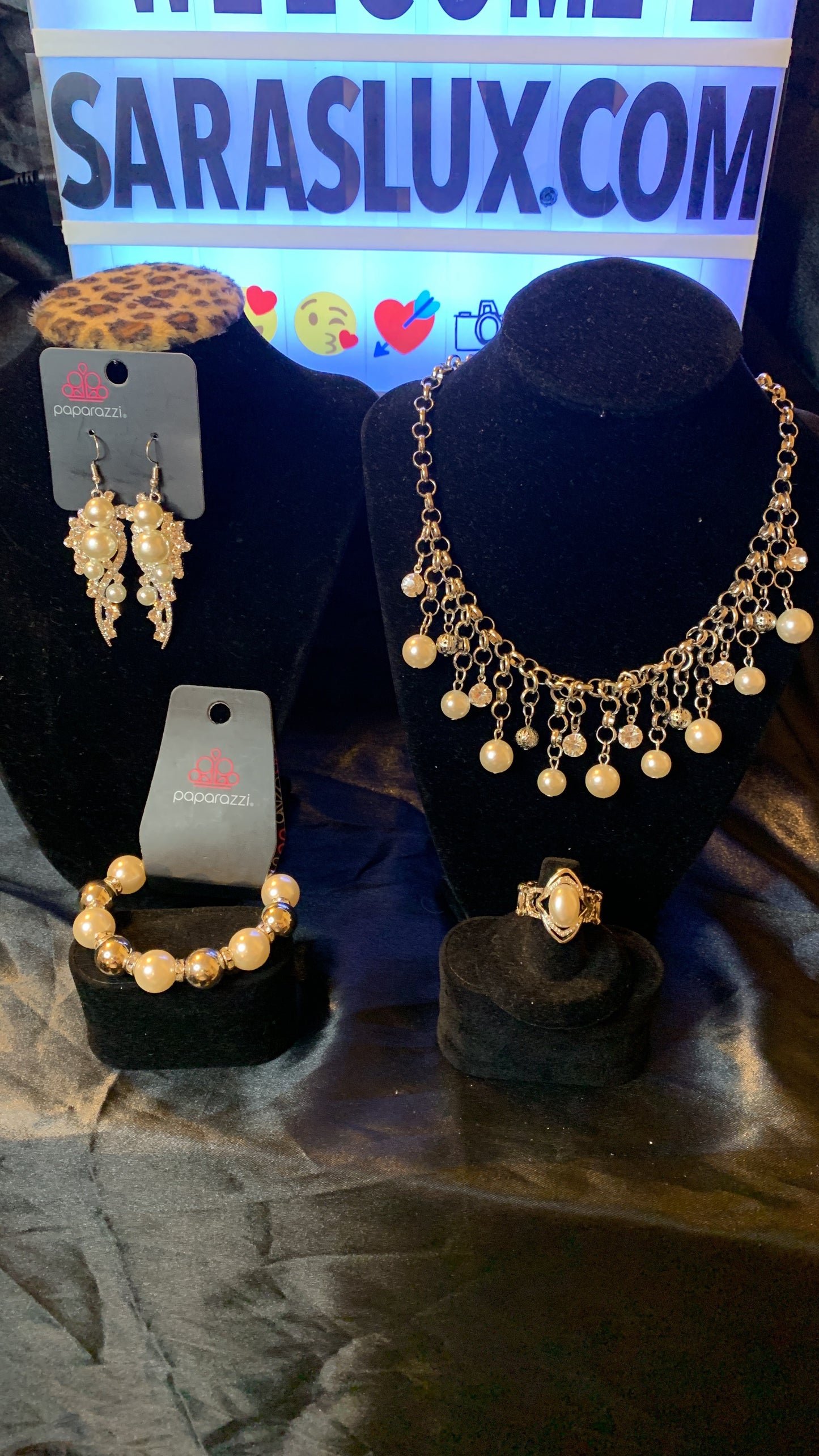 Paparazzi 4pc set color white Includes: necklace, earrings, bracelet and