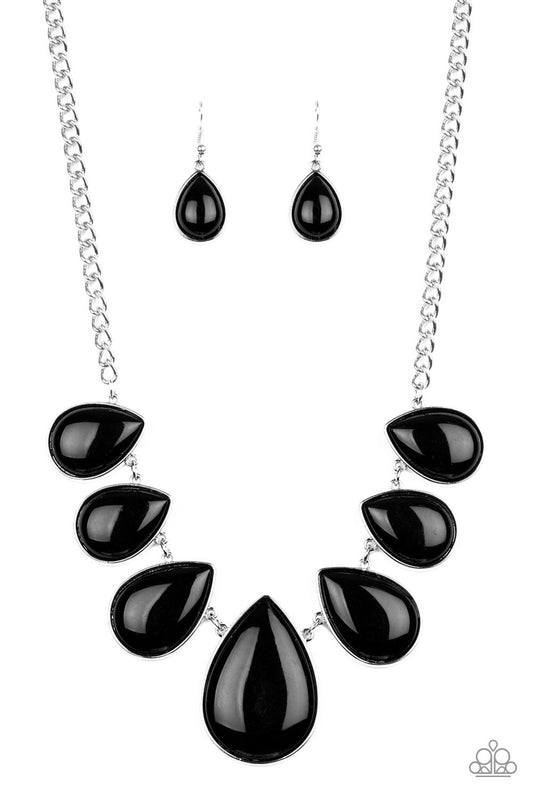 Necklace set color black