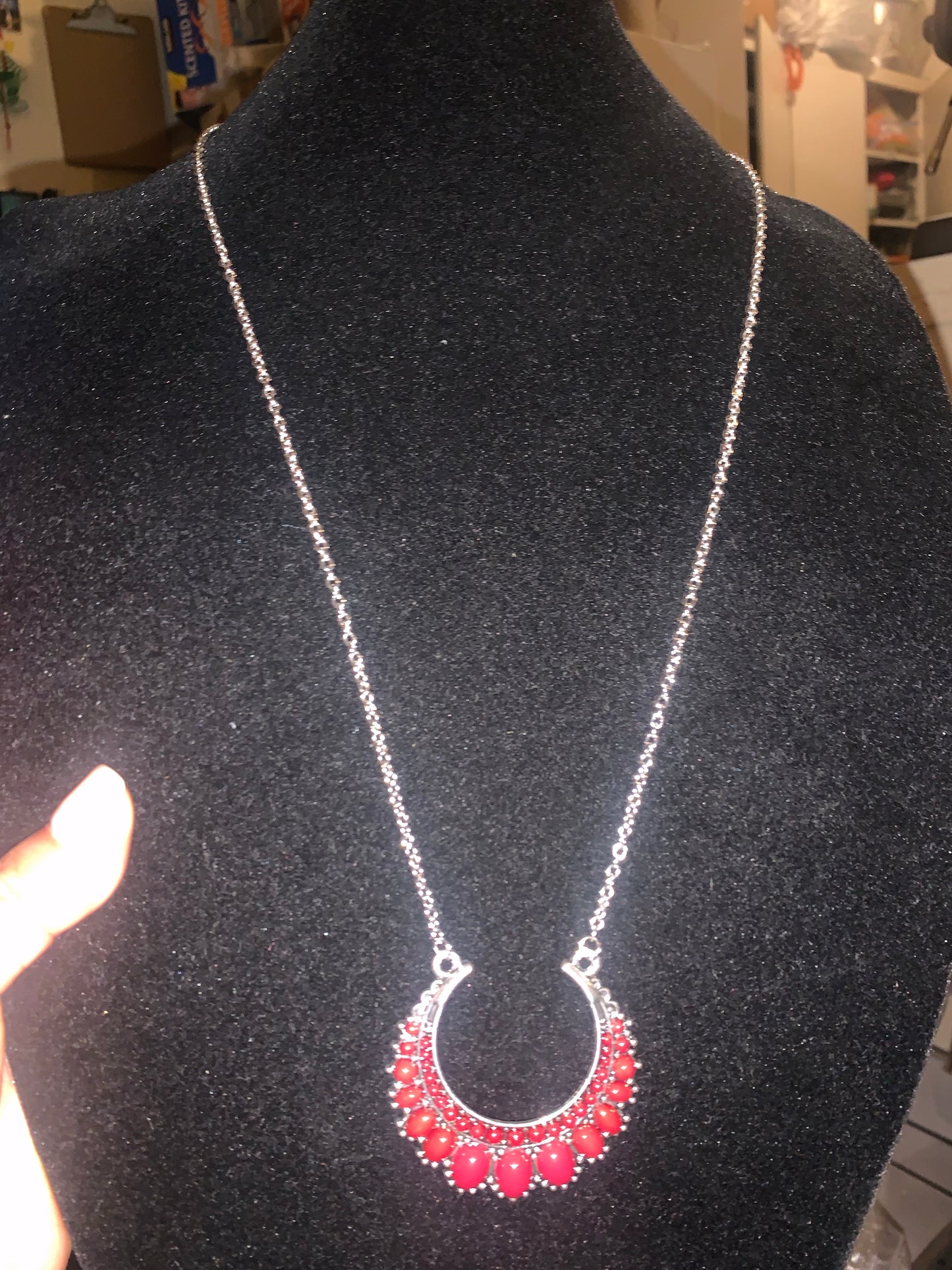 Necklace color red with complementary earrings