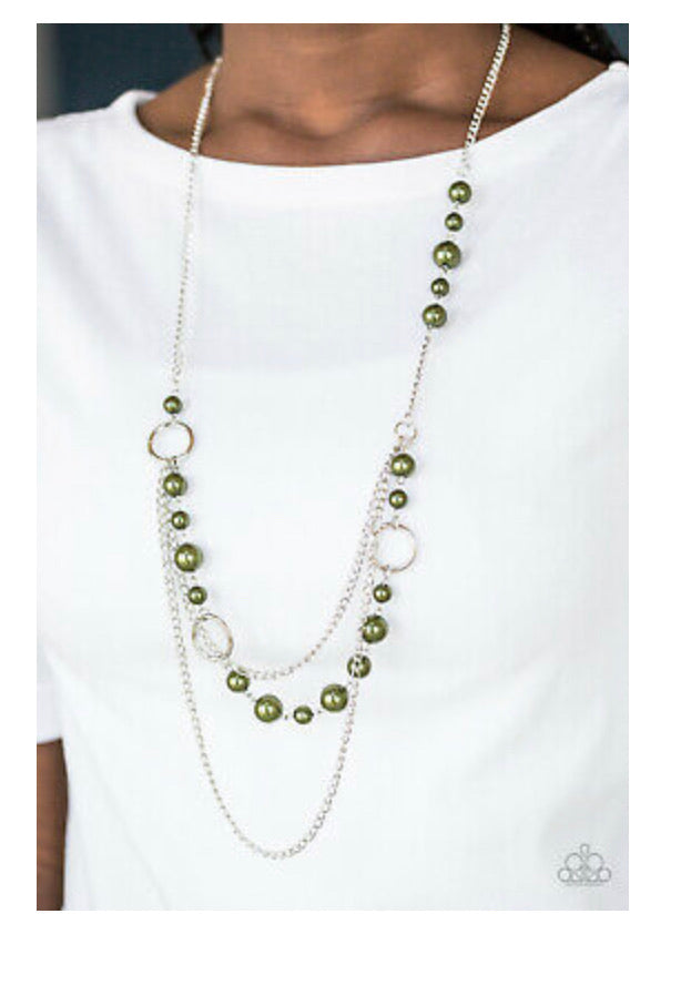 Long necklace color green