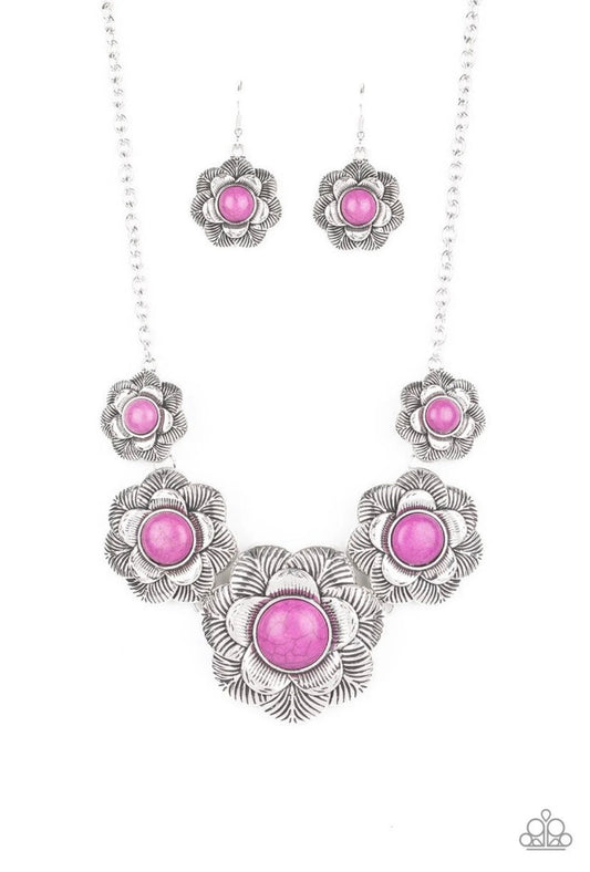 Necklace with flowers color purple