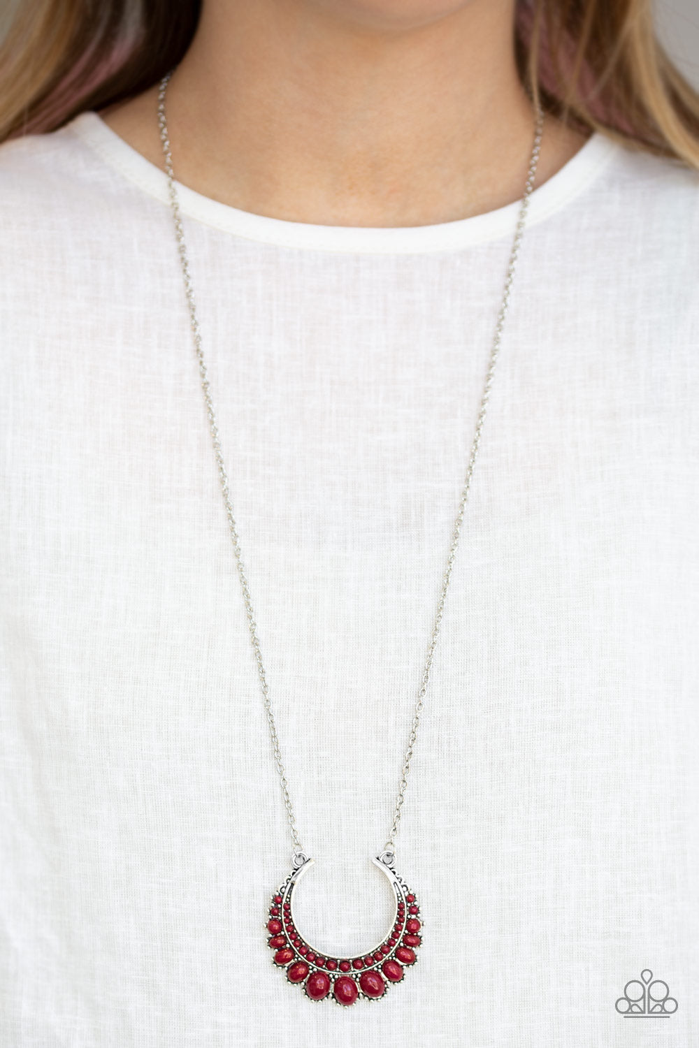 Necklace color red with complementary earrings