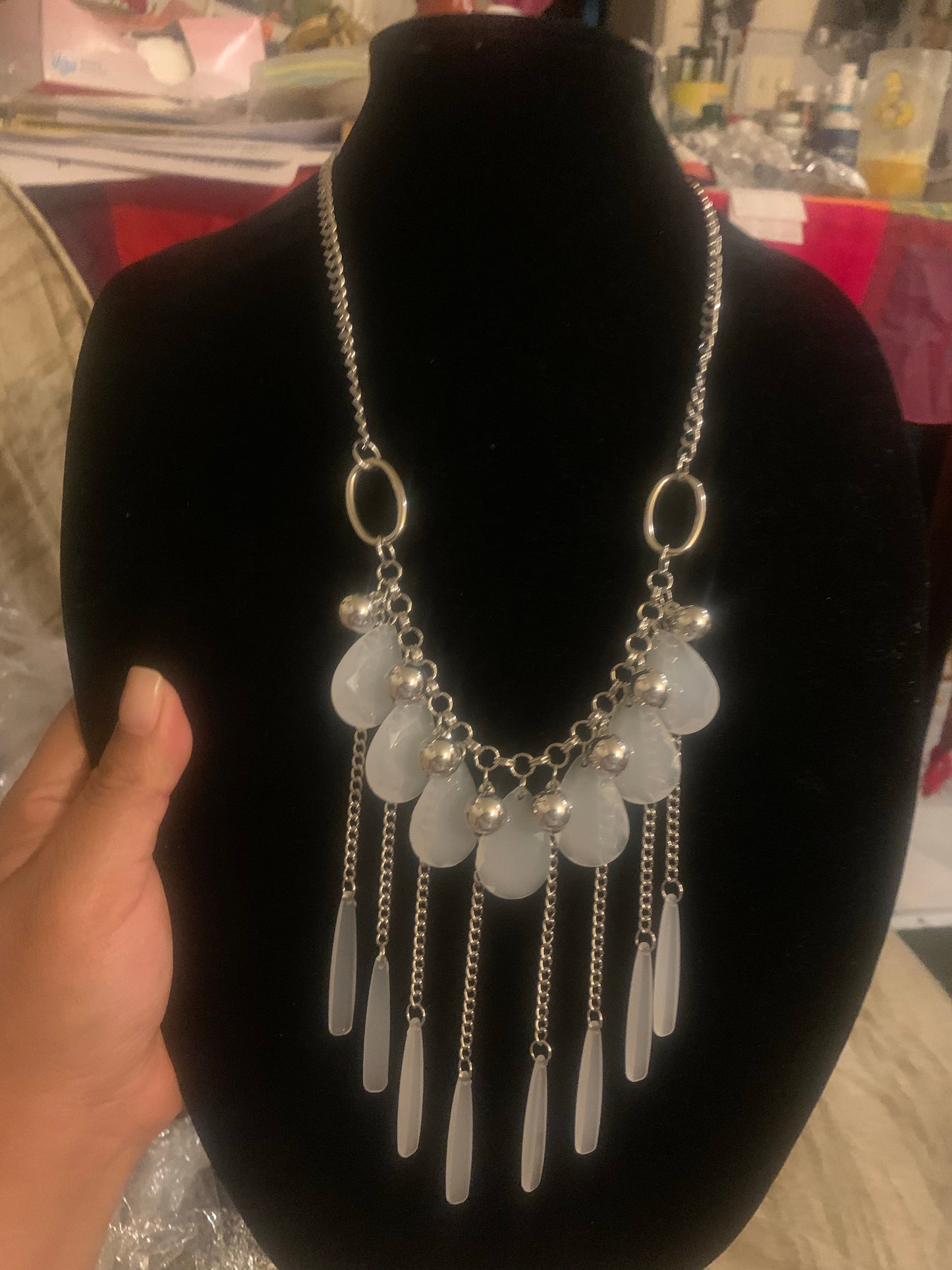 Reaoring Riviera White necklace