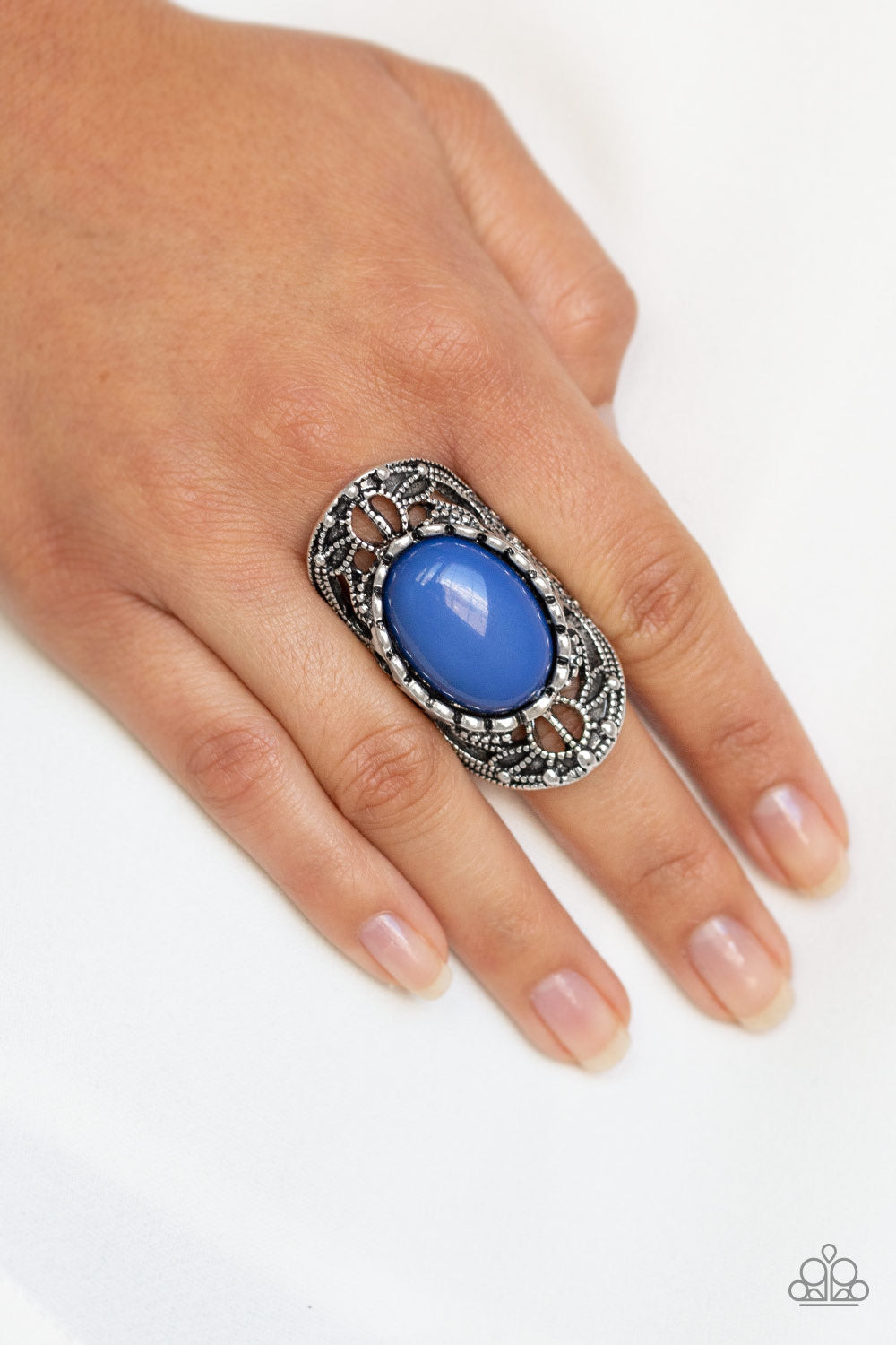 Ring color royal blue