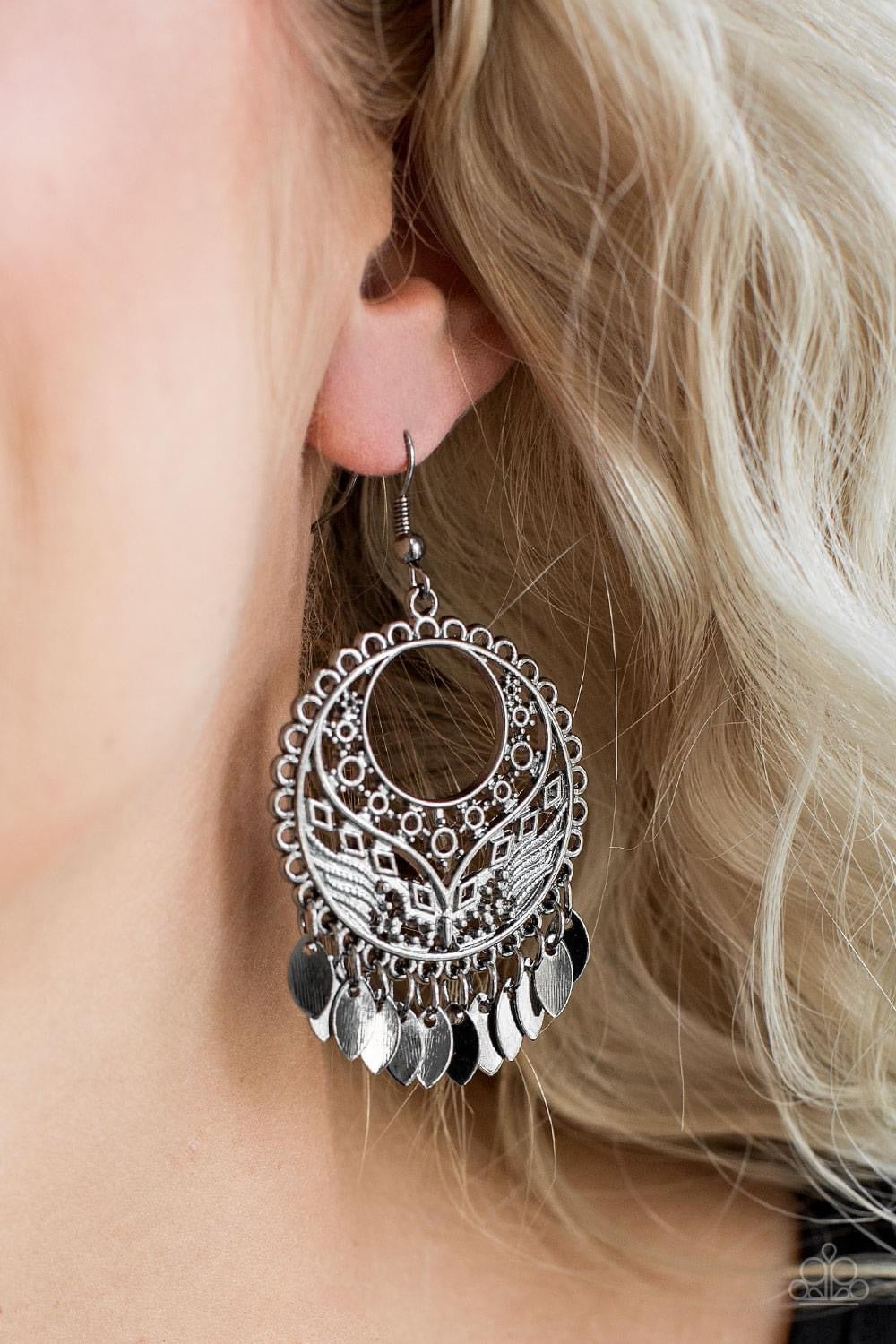 Earrings color Black metal