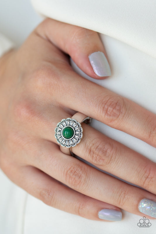 Paparazzi Daisy Dawn-green ring