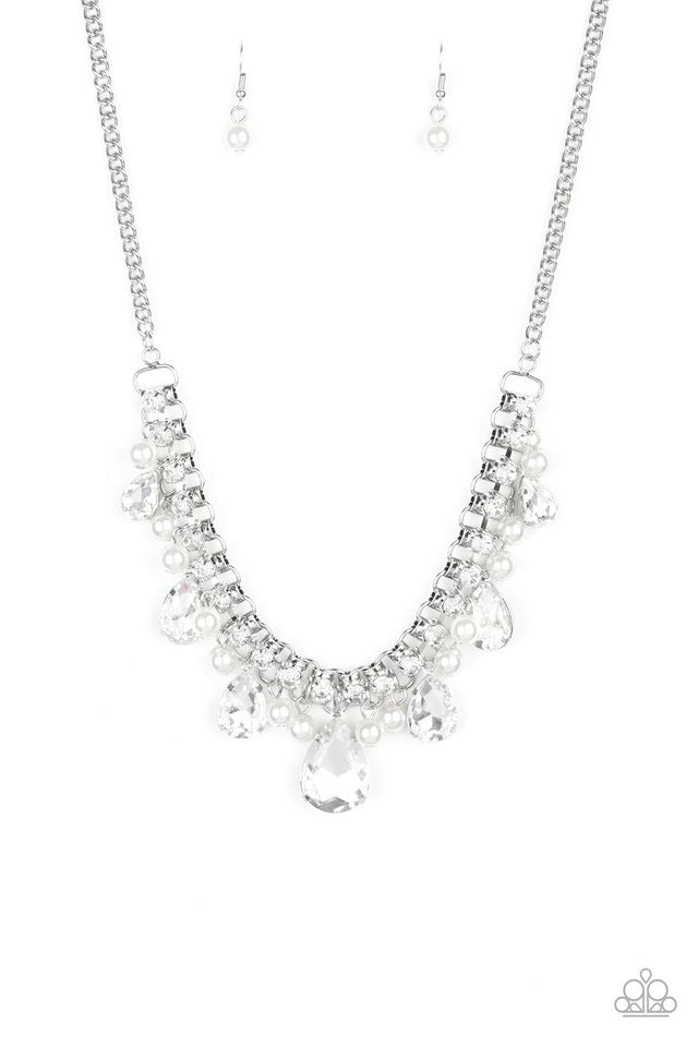 Knock out queen white necklace