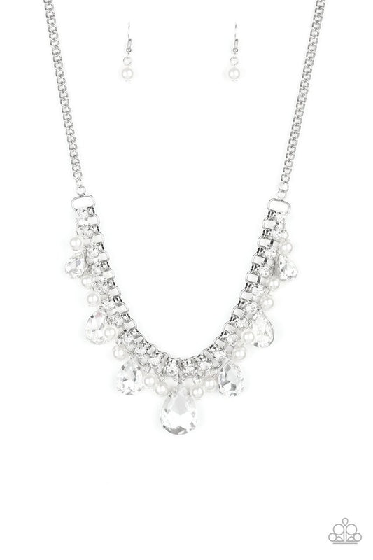 Knock out queen white necklace