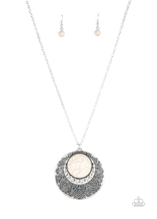 Medallion Meadow white necklace