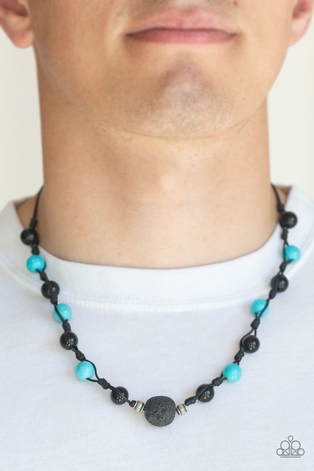 Men’s urban Necklace color black and blue