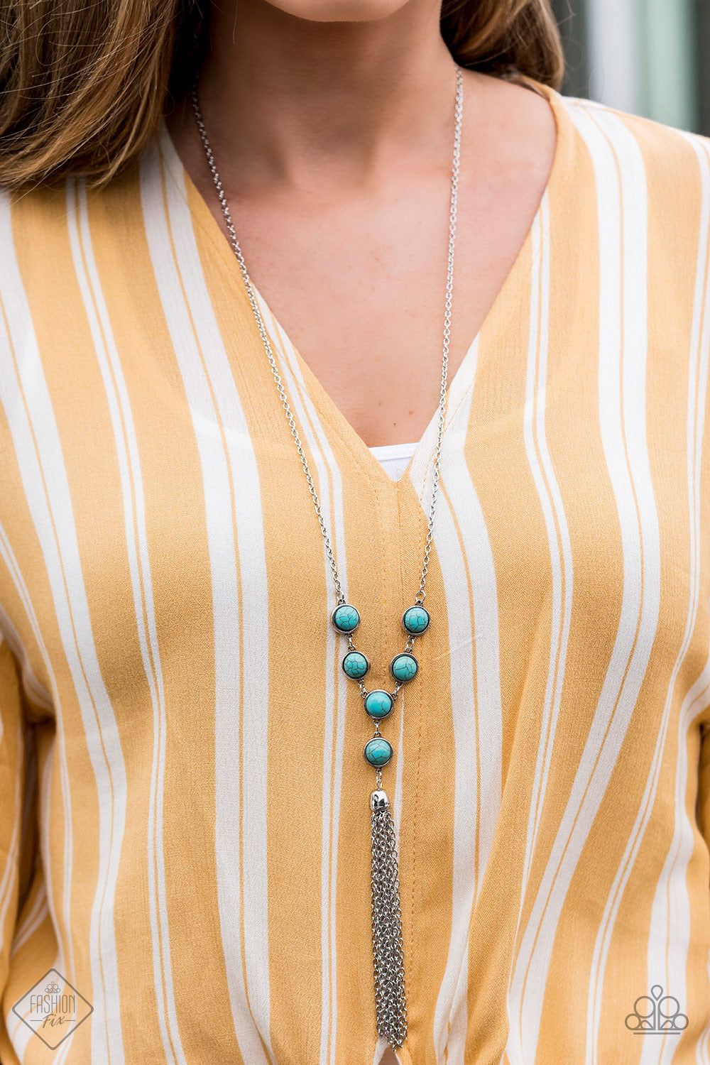 Necklace set color silver with turquoise stones