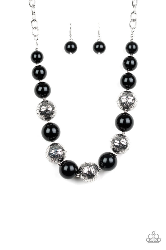 Necklace set color black with silver black pearls