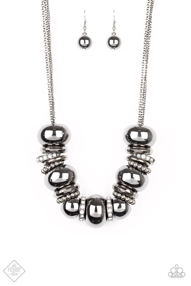 Necklace set color black metal