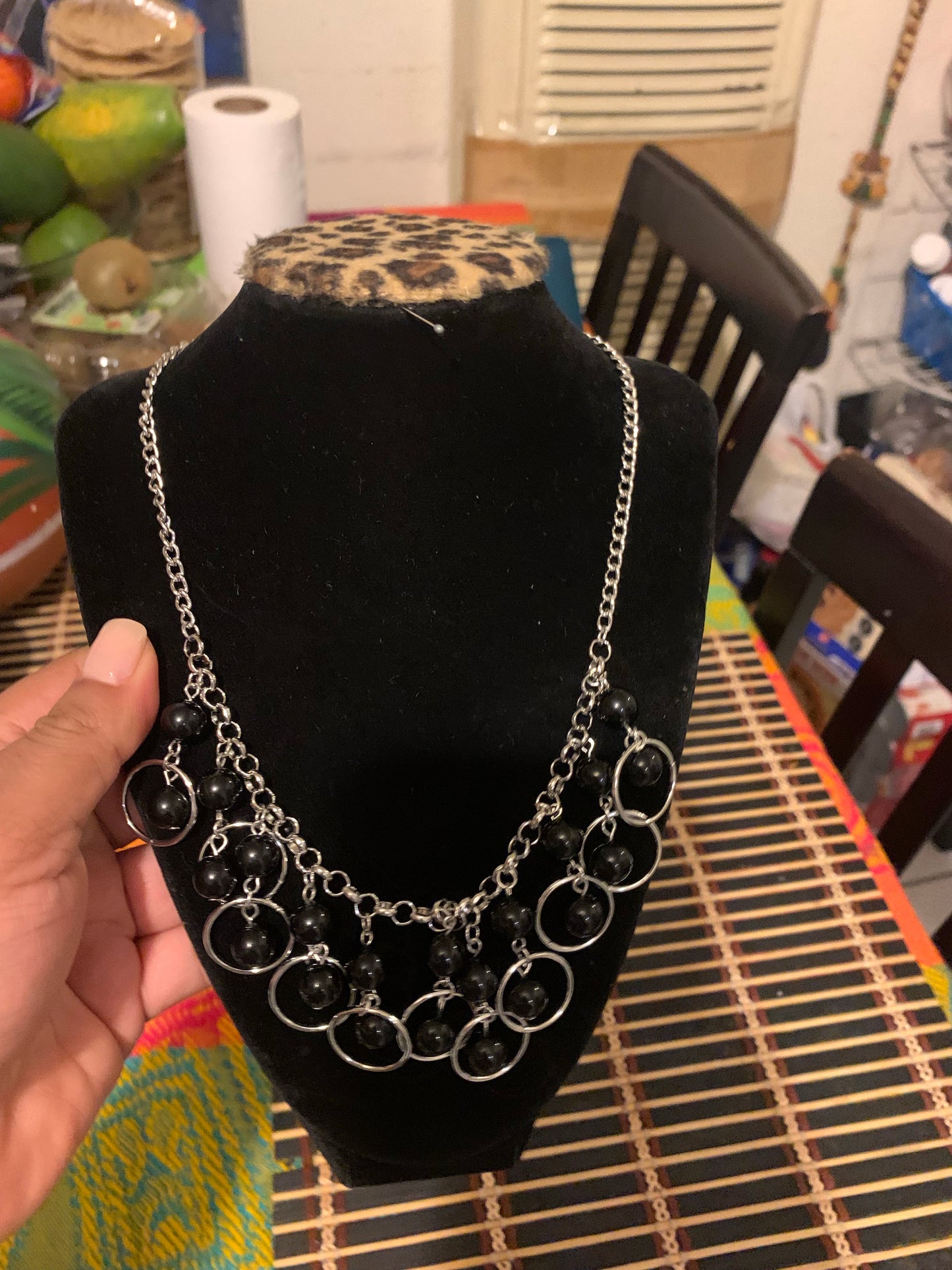 Short necklace  color Black with complementary earrings