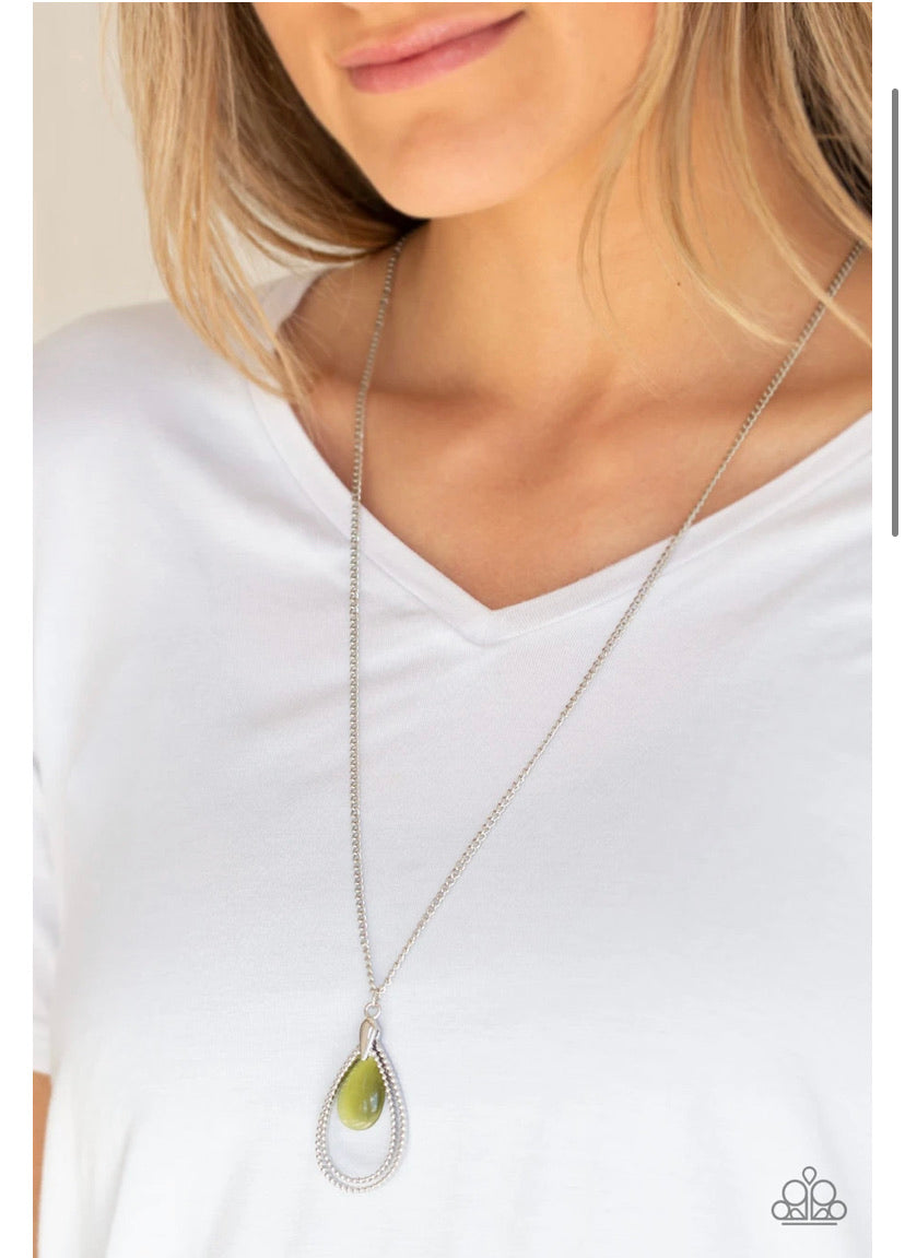 Teardrop Tranquility Green necklace