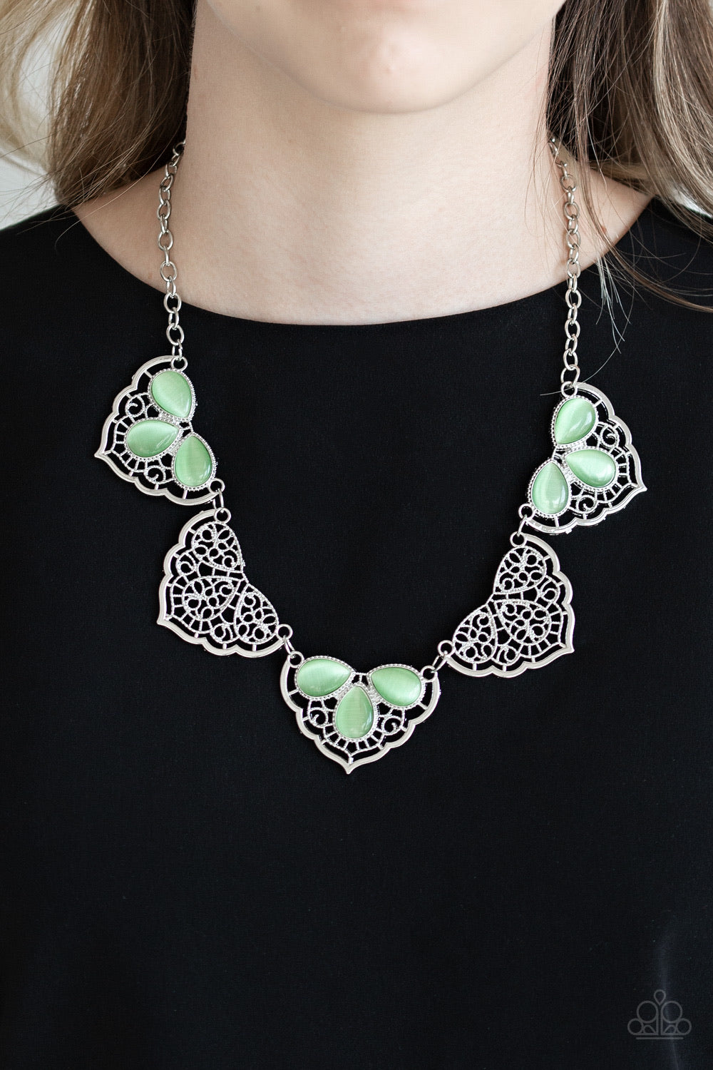 Necklace set color green