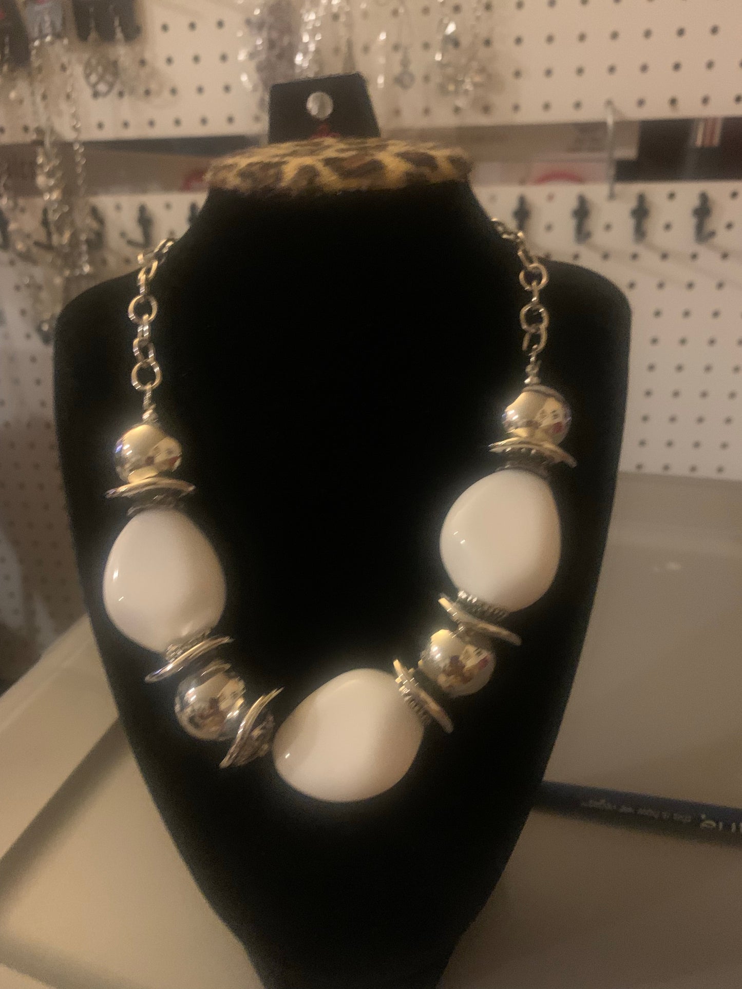 Vivid vibes white necklace