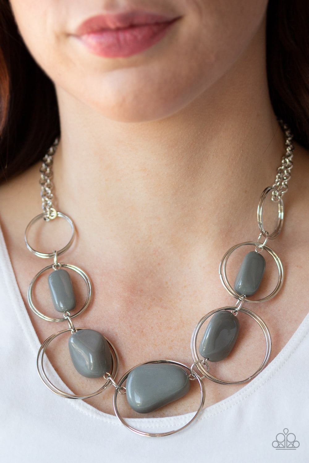 Necklace set color silver with gray stones