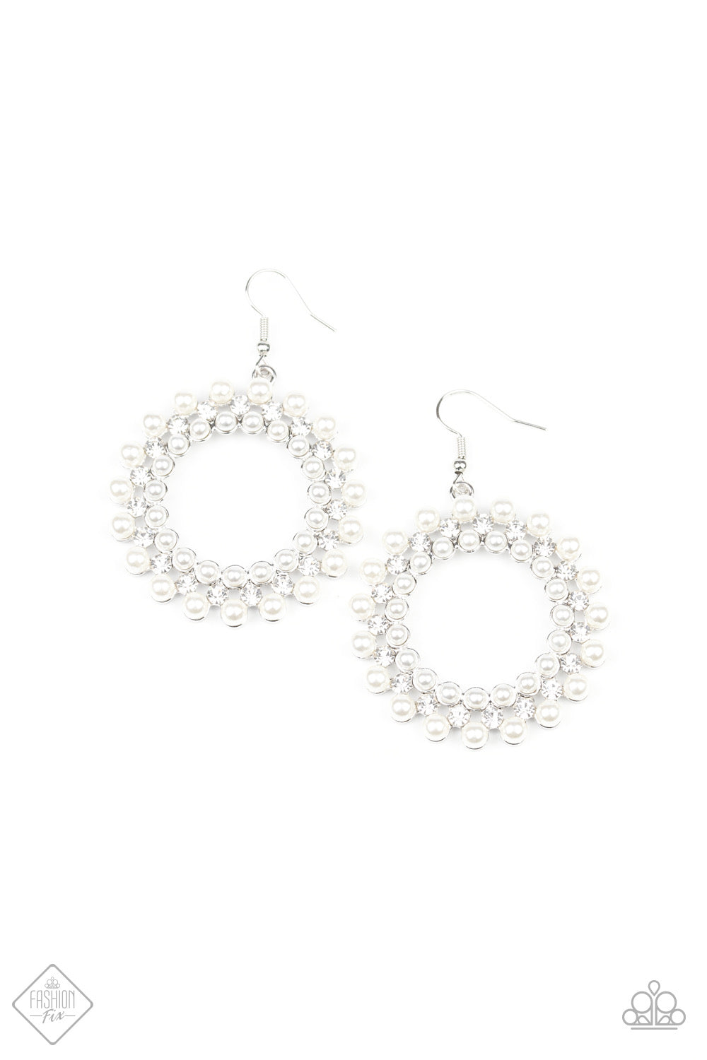 Pearly Poise white earrings