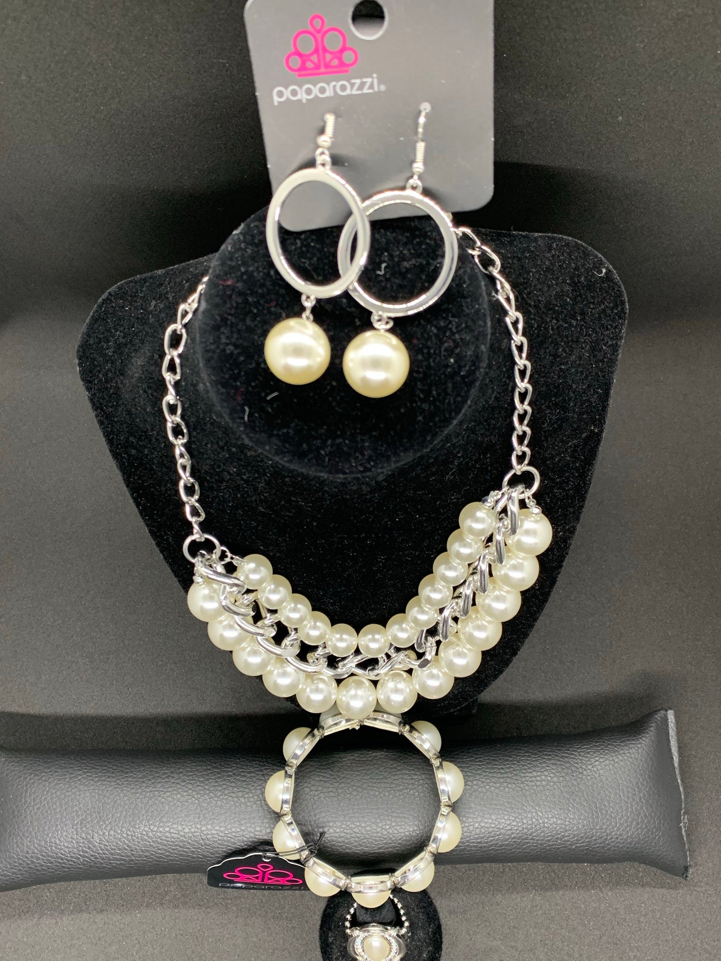 4pc set color silver with white pearls