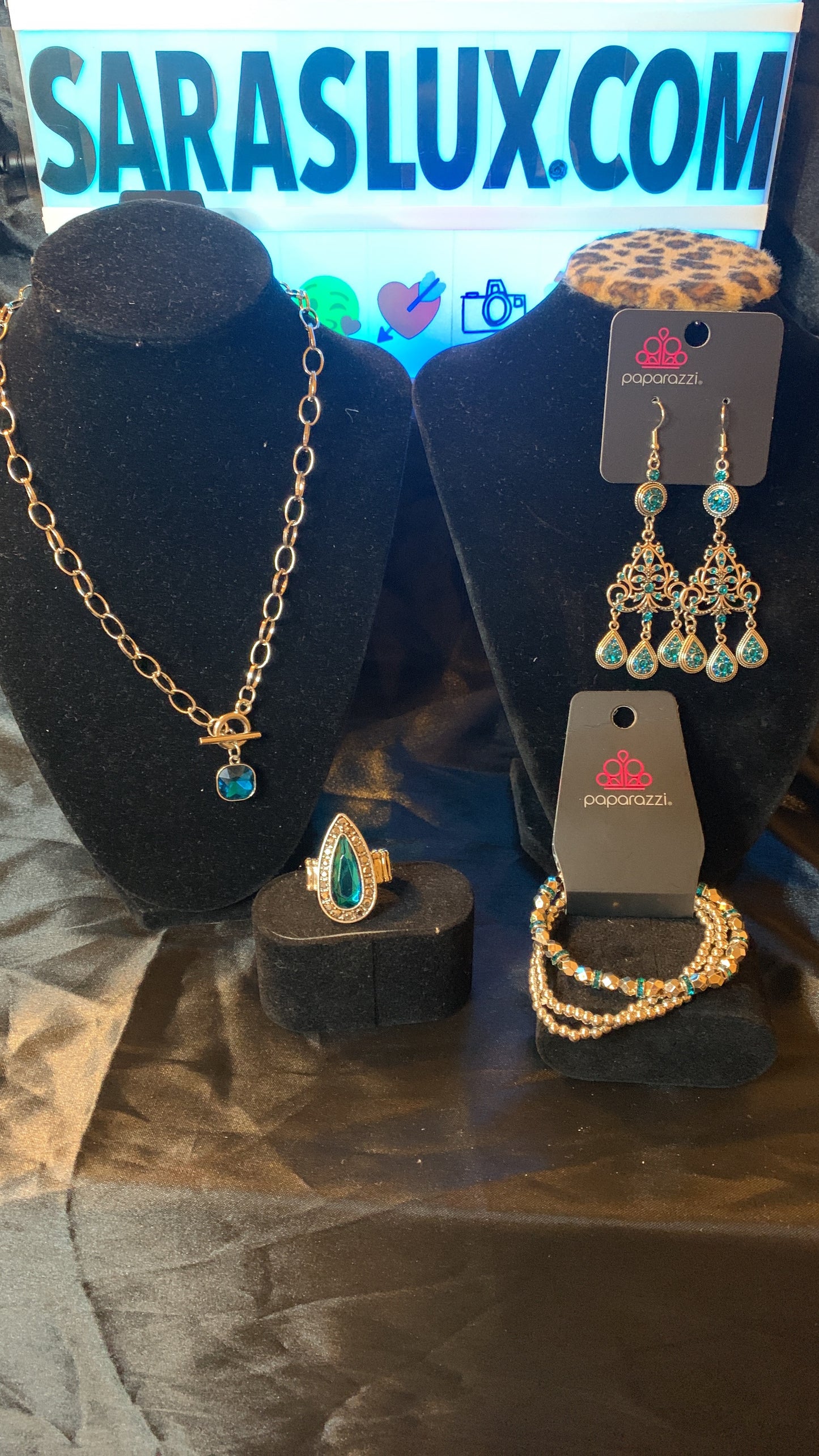 Paparazzi 4pc set color blue; includes: necklace, bracelet, earrings and ring