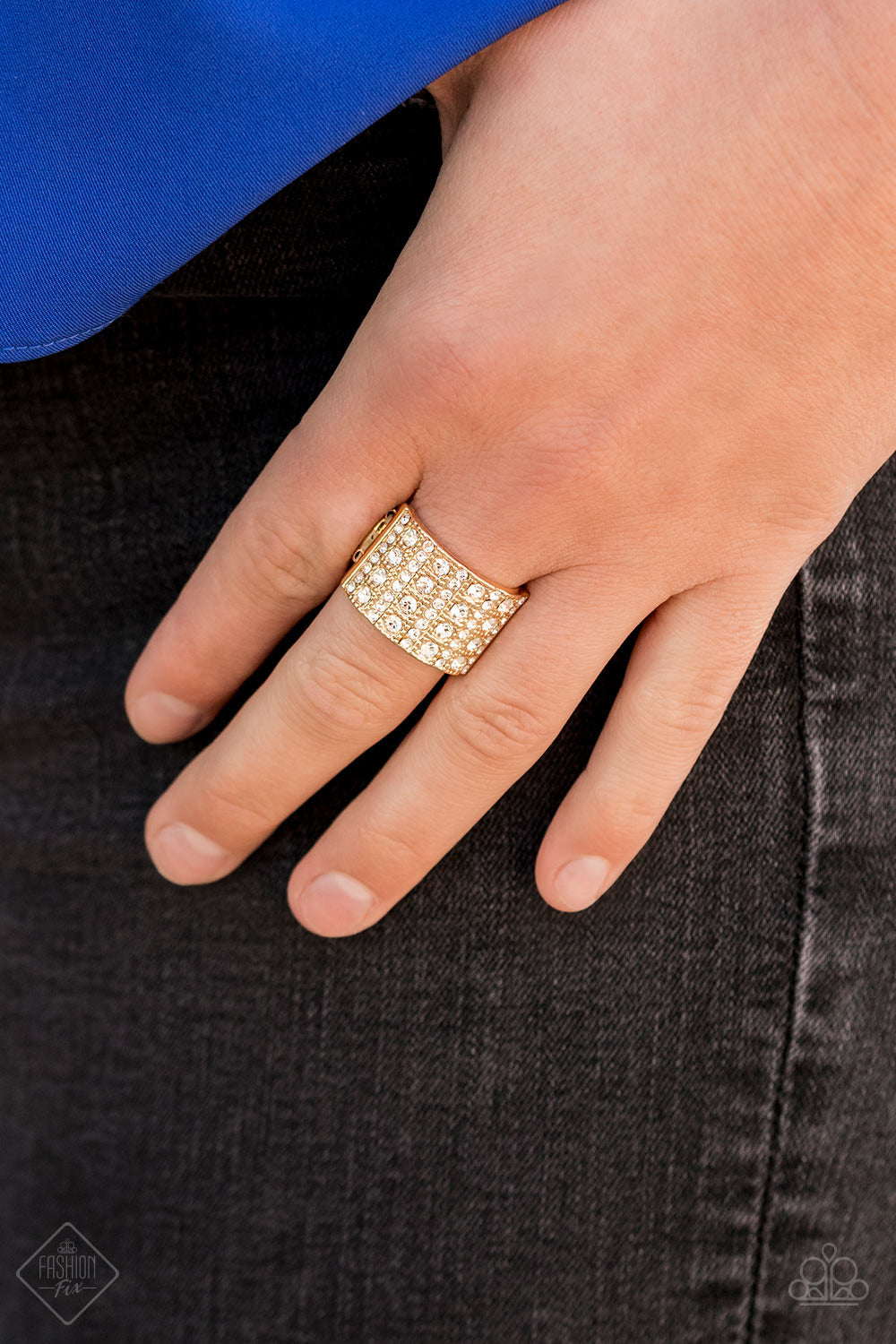 Ring color gold