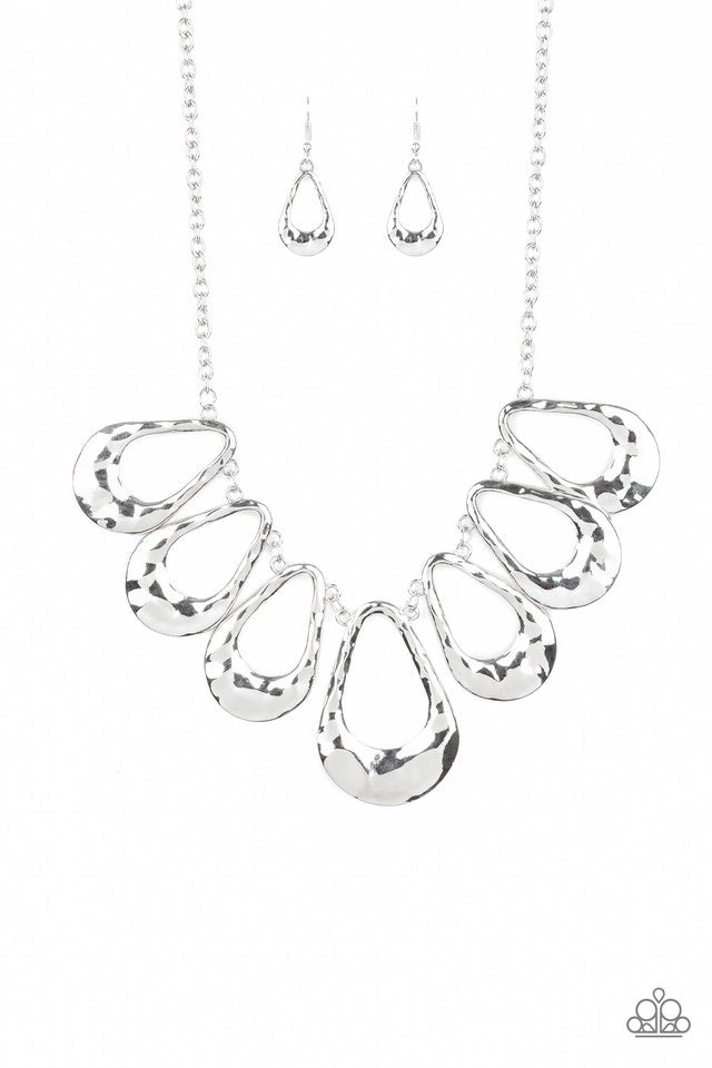 Tear Drop envy silver necklace