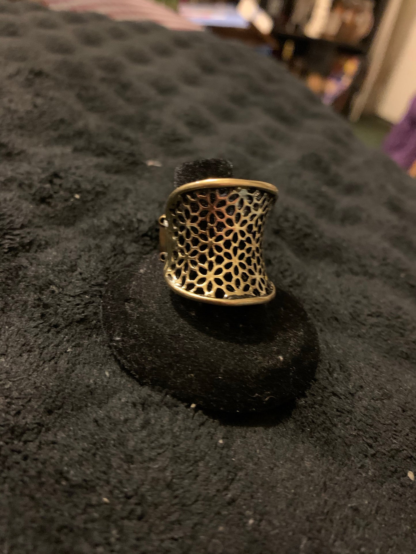 Ladies ring color brass