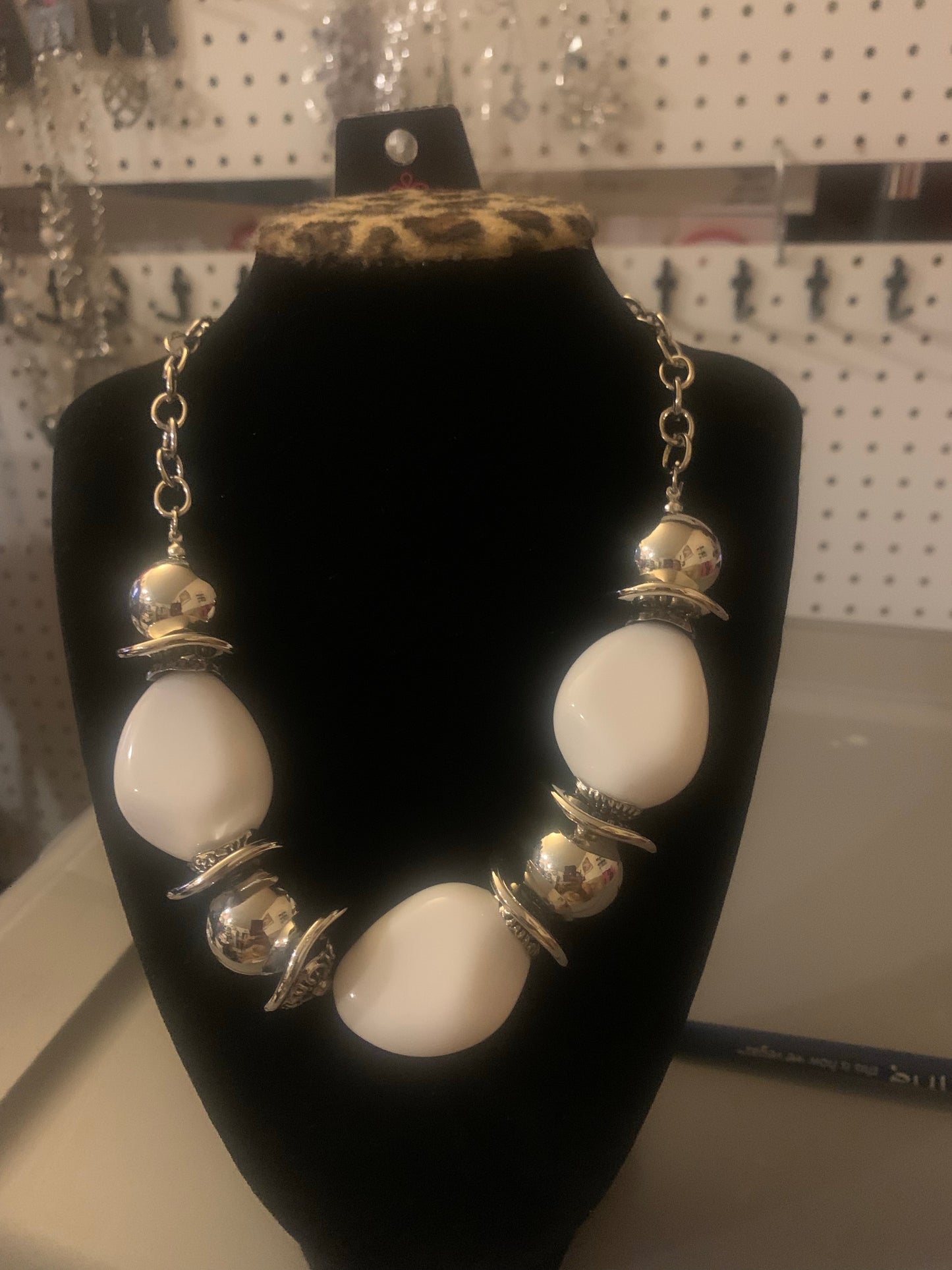 Vivid vibes white necklace