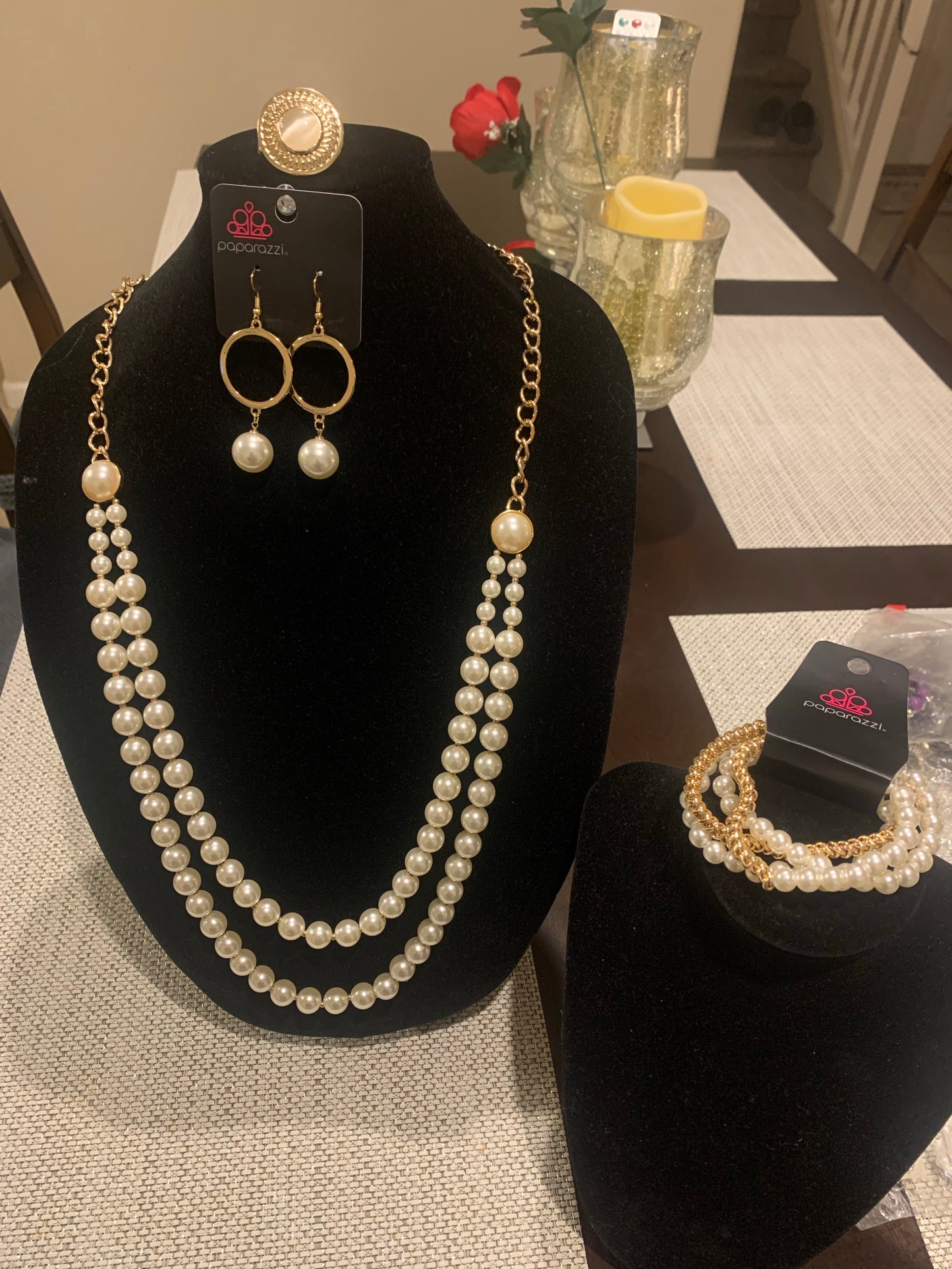 4pc set color GOLD with White pearls includes: necklace, bracelet, earrings and ring