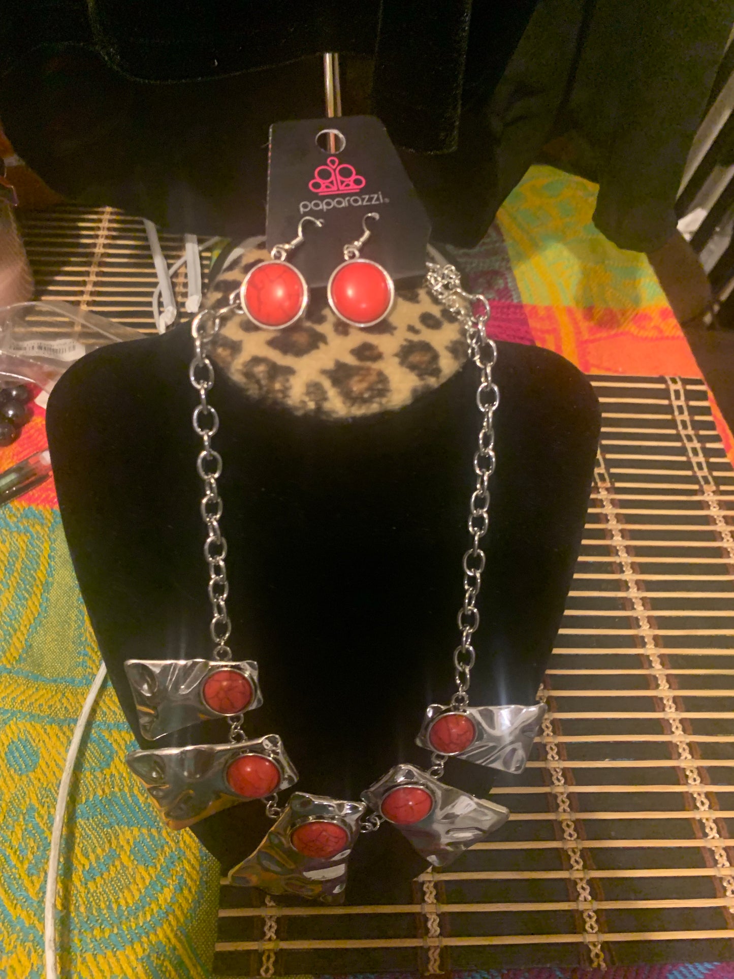 Necklace set color red