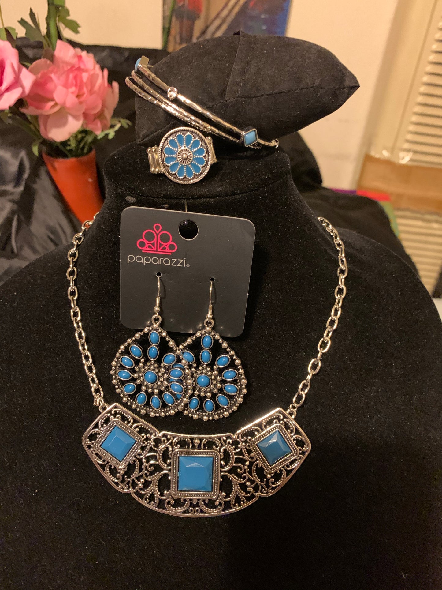 4pc set color silver with blue stones