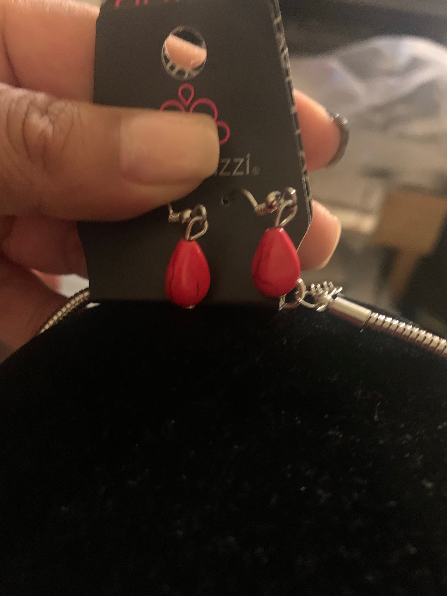 Necklace color red with complementary earrings