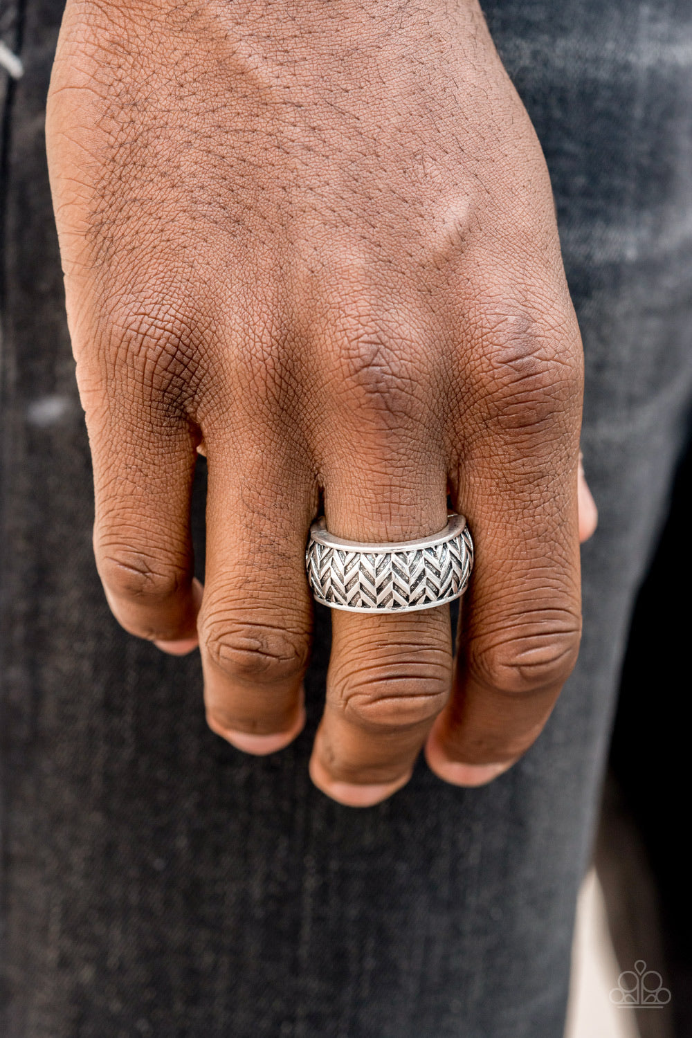 Men’s silver ring