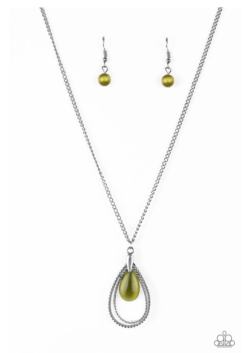 Teardrop Tranquility Green necklace