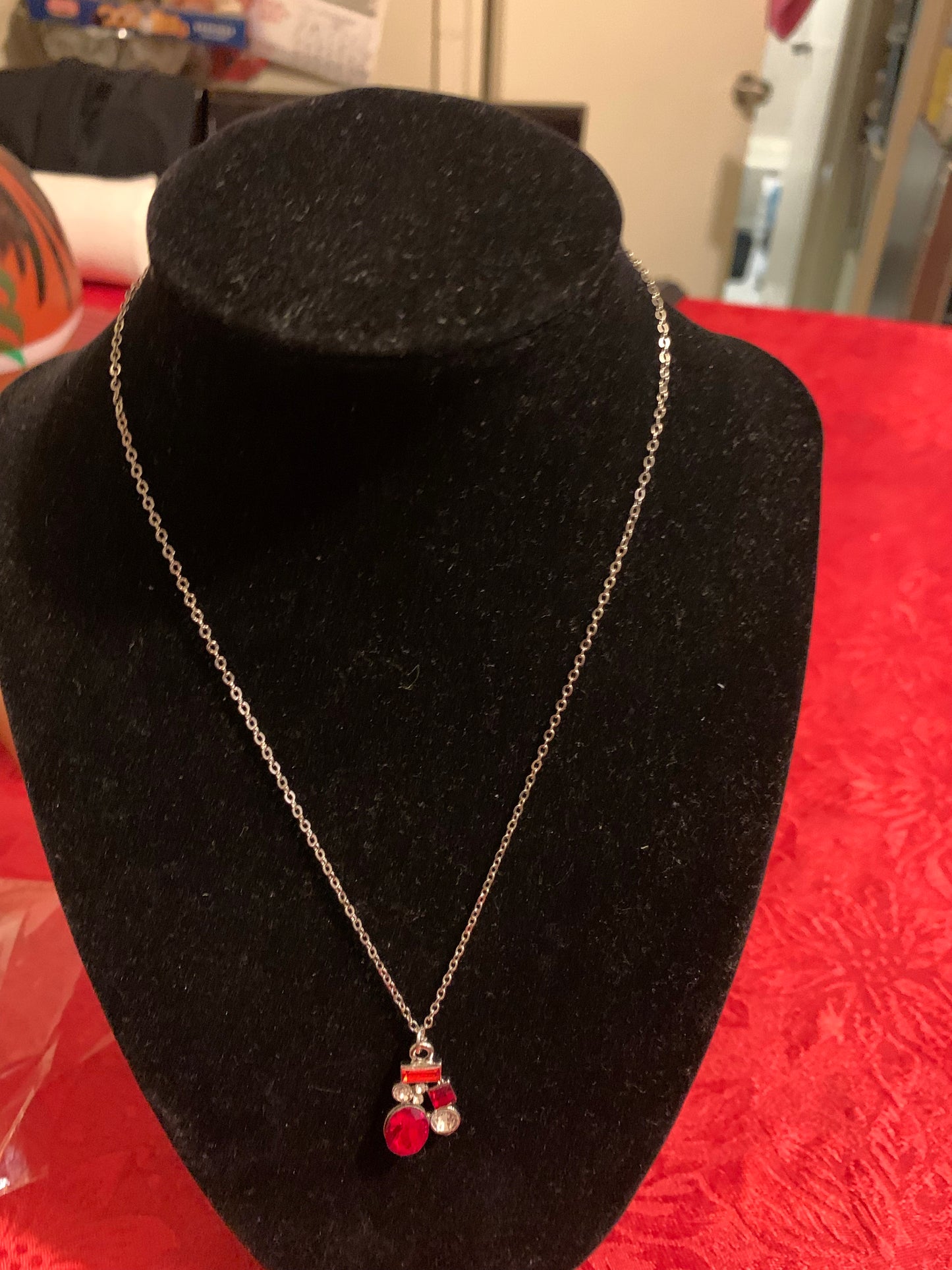 New necklace set color silver with red stones