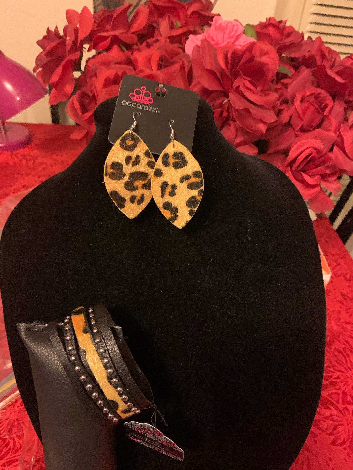 Earrings and bracelet set animal print