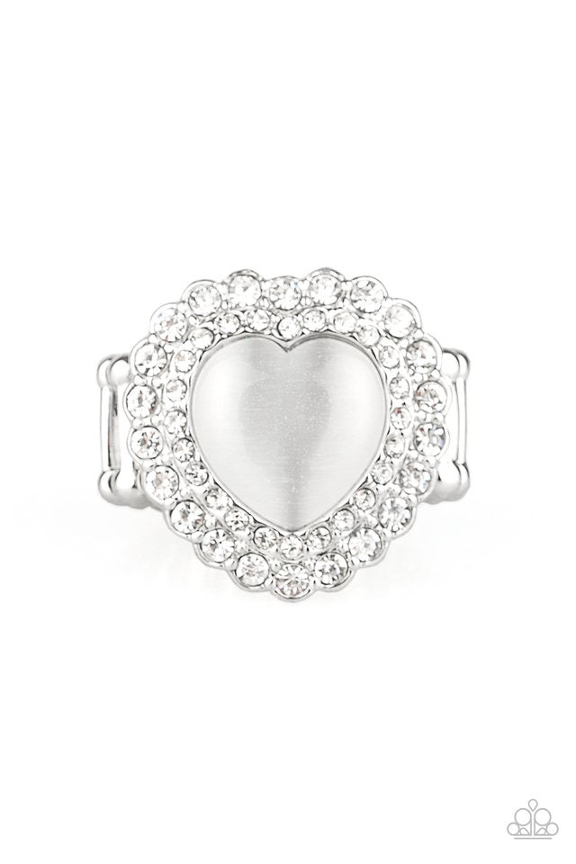 Heart shape ring color white