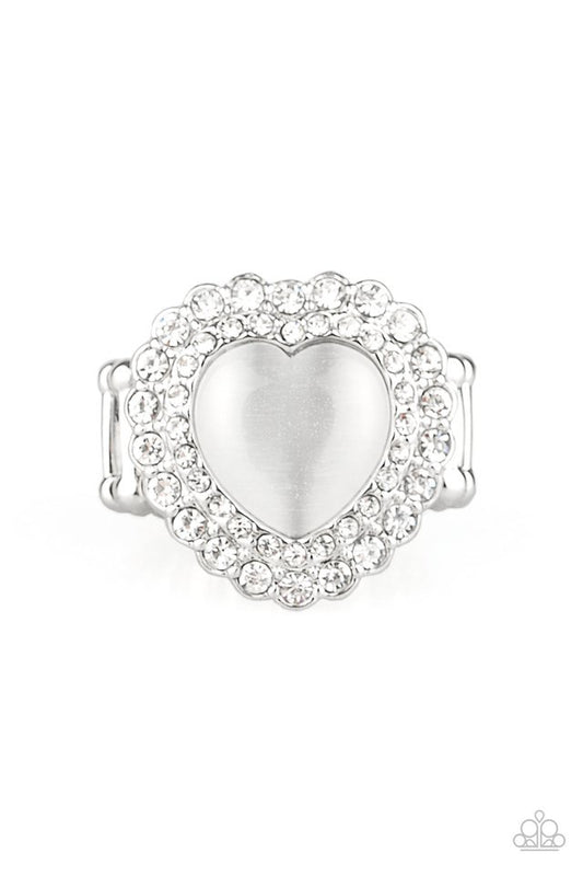 Heart shape ring color white